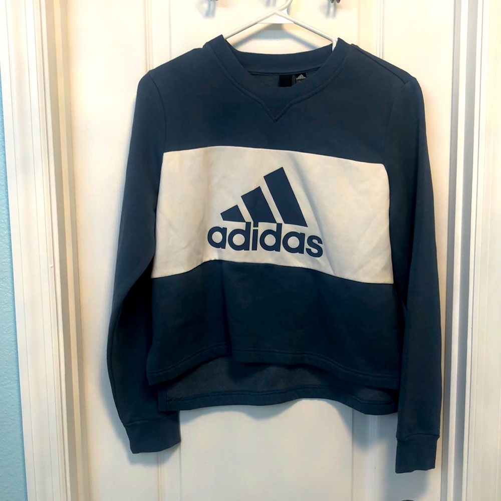 Adidas women’s size medium crop sweatshirt, like new.